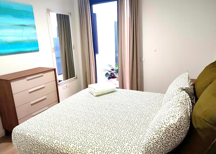 Old Town Ground Floor New Apartment, Beach, Parking